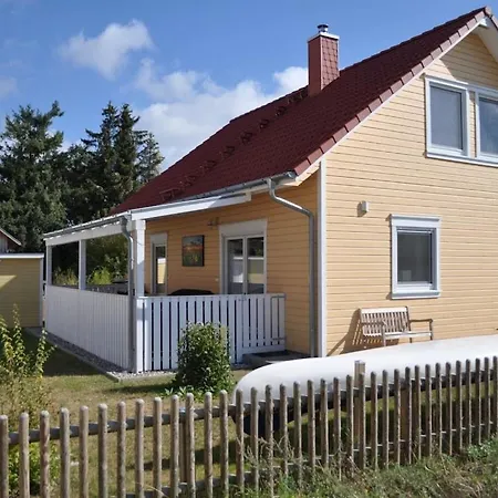 In With Swimming Pool Nyaraló