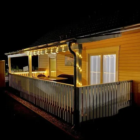 In With Swimming Pool Nyaraló