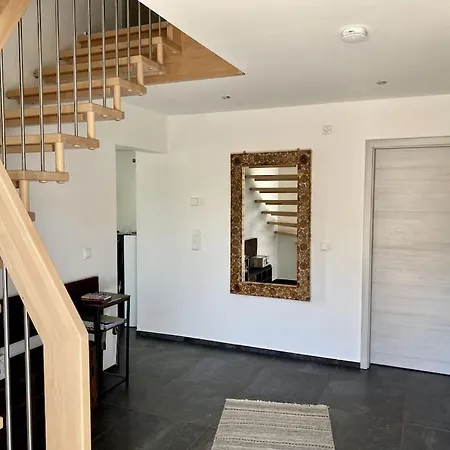 In With Swimming Pool * Warin