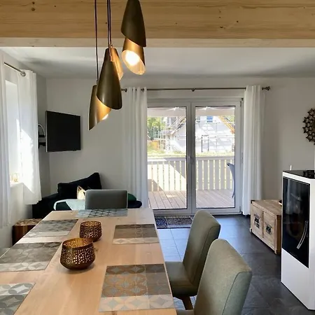 In With Swimming Pool Nyaraló Warin