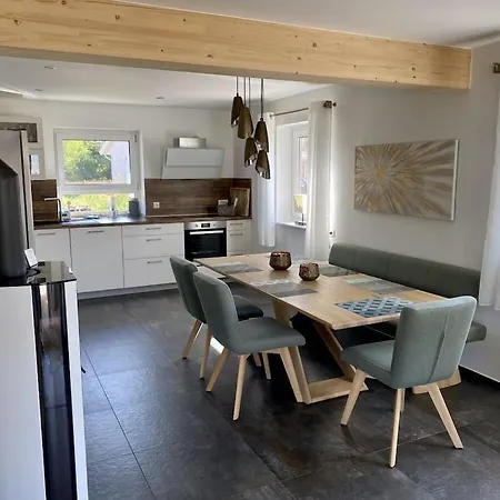 In With Swimming Pool Nyaraló