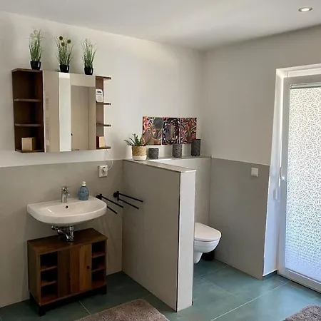 In With Swimming Pool * Warin