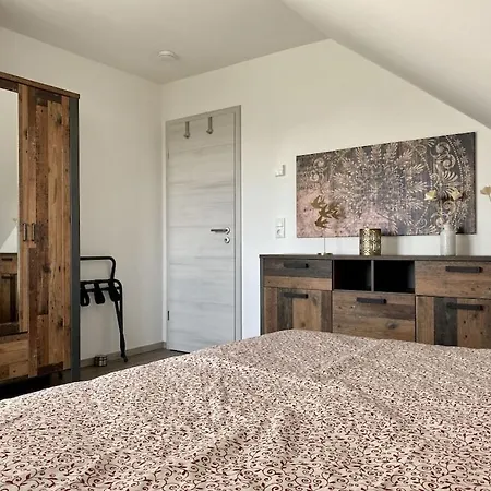 Nyaraló In With Swimming Pool Warin