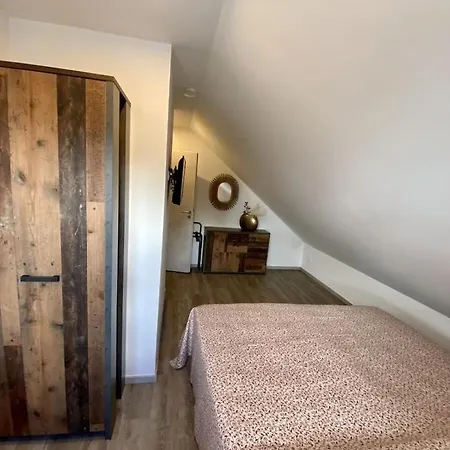 In With Swimming Pool Nyaraló *