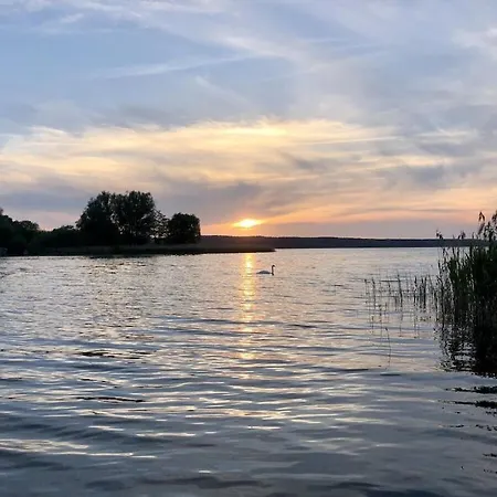In With Swimming Pool Nyaraló *